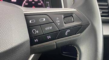 2022 SEAT TSI EVO SE Technology DSG Euro 6 5-door (Red) - Image: 24