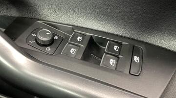 2022 Volkswagen 1.0 TSI R-Line DSG Euro 6 5-door (Red) - Image: 19