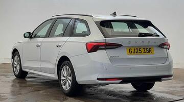 2025 Škoda TSI e-TEC MHEV ACT SE Technology DSG Euro 6 5-door (White) - Image: 3