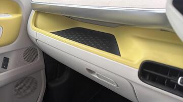 2024 Volkswagen Pro 77kWh Life Auto 5-door (Multicolour) - Image: 37