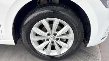 2021 Volkswagen 1.0 TSI Match Euro 6 5-door (White) - Image: 5