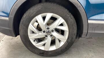 2022 Volkswagen TSI Life DSG Euro 6 5-door (Blue) - Image: 27