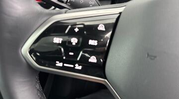 2025 Volkswagen Pro 77kWh Black Edition Auto 5-door (Black) - Image: 12