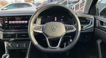 2025 Volkswagen 1.0 TSI Life Euro 6 5-door (Black) - Image: 11