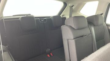 2021 Volkswagen 2.0 TDI Life DSG Euro 6 5-door (Silver) - Image: 30