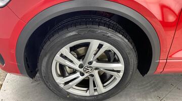 2023 Volkswagen TSI R-Line DSG Euro 6 5-door (Red) - Image: 30