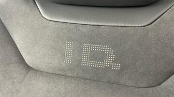 2025 Volkswagen Pro 77kWh Match Auto 5-door (Black) - Image: 32