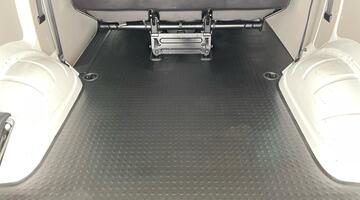 2019 Volkswagen 2.0 TDI T30 BlueMotion Tech Trendline Kombi FWD SWB Euro 6 5-door (White) - Image: 29