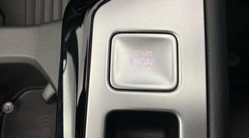 2025 Volkswagen 2.0 TSI R-Line DSG Euro 6 5-door (Black) - Image: 16