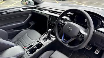 2025 Volkswagen 2.0 TSI R Fastback DSG 4Motion Euro 6 5-door (White) - Image: 6