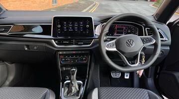 2025 Volkswagen TSI R-Line DSG 2WD Euro 6 2-door (Black) - Image: 8