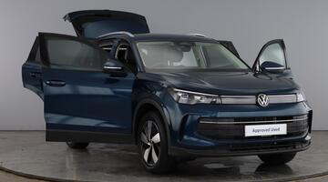 2025 Volkswagen TSI eHybrid 19.7kWh Match DSG Euro 6 5-door (Blue) - Image: 9