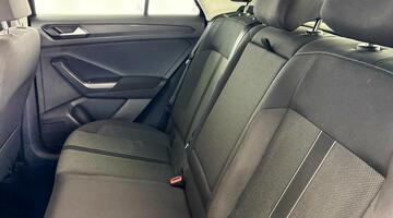 2023 Volkswagen 1.0 TSI Life Euro 6 5-door (Black) - Image: 32