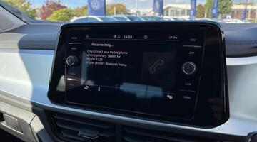 2025 Volkswagen TSI Match DSG Euro 6 5-door (Black) - Image: 15