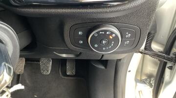 2019 Ford Ti-VCT Trend Euro 6 5-door (Silver) - Image: 28