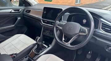 2022 Volkswagen 2.0 TDI Style Euro 6 5-door (Blue) - Image: 6