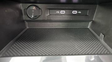 2020 Volkswagen TSI Life DSG Euro 6 5-door (White) - Image: 25