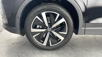 2025 Volkswagen TSI eHybrid 19.7kWh Elegance DSG Euro 6 5-door (Black) - Image: 39