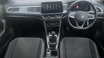 2024 Volkswagen TSI Style Euro 6 5-door (Black) - Image: 8