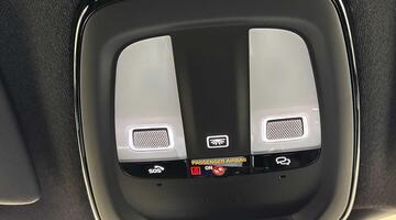 2025 Volvo 2.0 B4 MHEV Plus DCT Auto Euro 6 5-door (Black) - Image: 32