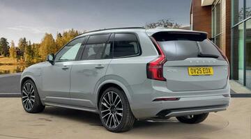 2025 Volvo 2.0 T8 18.8kWh Ultra Dark Auto 4WD Euro 6 5-door (Grey) - Image: 5