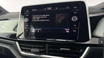 2025 Volkswagen TSI R-Line DSG 2WD Euro 6 2-door (Blue) - Image: 15