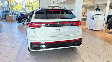 2025 Volkswagen TSI Black Edition DSG Euro 6 5-door (Multicolour) - Image: 16