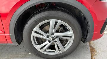 2022 Volkswagen TSI R-Line DSG Euro 6 5-door (Red) - Image: 5