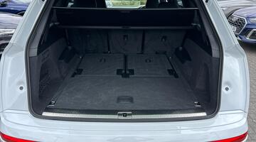 2025 Audi 4.0 TFSI V8 Black Edition Tiptronic quattro Euro 6 5-door (White) - Image: 18