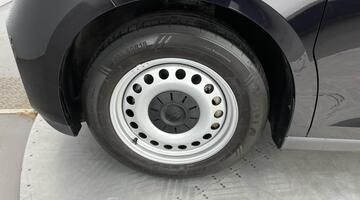 2024 Volkswagen Pro 79kWh Commerce Auto 5-door (Black) - Image: 33