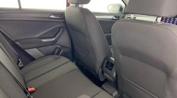 2023 Volkswagen TSI Life Euro 6 5-door (Red) - Image: 17