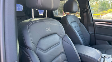 2025 Volkswagen 3.0 TDI V6 Black Edition Tiptronic 4Motion Euro 6 5-door (Red) - Image: 20