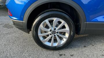 2025 Volkswagen TSI Match DSG Euro 6 5-door (Blue) - Image: 29