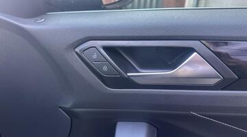 2025 Volkswagen TSI R-Line DSG 2WD Euro 6 2-door (Black) - Image: 10