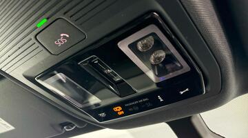 2022 Volkswagen Pro Performance 58kWh Family Auto 5-door (White) - Image: 26