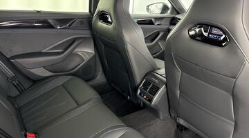 2025 Volkswagen ETSI MHEV R-Line DSG Euro 6 5-door (Multicolour) - Image: 29