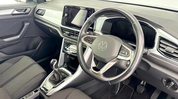 2023 Volkswagen 1.0 TSI Life Euro 6 5-door (Grey) - Image: 6