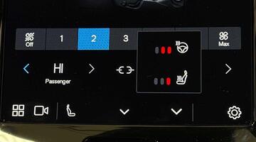 2025 Volvo 2.0 B5 MHEV Plus Auto Euro 6 5-door (White) - Image: 39