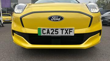 2025 Ford Standard Range 43kWh Premium Auto 5-door (Yellow) - Image: 24