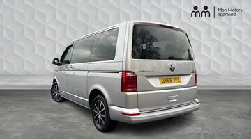 2016 Volkswagen 2.0 BiTDI BlueMotion Tech Executive 4Motion Euro 6 5-door (Silver) - Image: 3