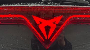 2025 CUPRA 2.0 TSI VZDSG 4-doorive Euro 6 5dr (Black) - Image: 22