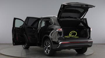 2025 Volkswagen TSI eHybrid 19.7kWh Elegance DSG Euro 6 5-door (Black) - Image: 11