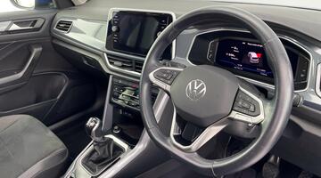 2022 Volkswagen TSI Style Euro 6 5-door (Blue) - Image: 6