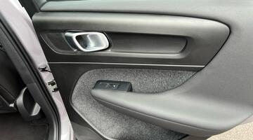 2025 Volvo 2.0 B4 MHEV Ultra Dark DCT Auto Euro 6 5-door (Silver) - Image: 33