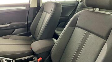 2022 Volkswagen TSI Life Euro 6 5-door (White) - Image: 32