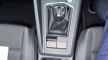 2022 Volkswagen ETSI MHEV R-Line DSG Euro 6 5-door (Black) - Image: 28