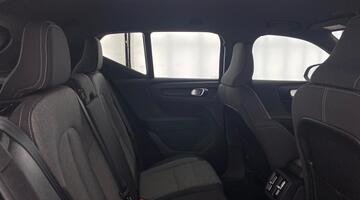 2023 Volvo 2.0 B3 MHEV Plus DCT Auto Euro 6 5-door (Black) - Image: 9