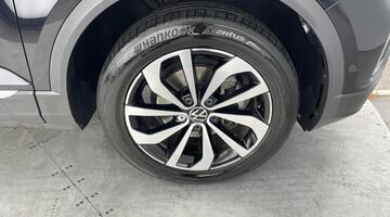 2022 Volkswagen TSI Style DSG Euro 6 5-door (Black) - Image: 5