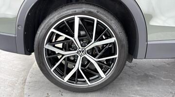 2025 Volkswagen ETSI MHEV Elegance DSG Euro 6 5-door (Green) - Image: 30