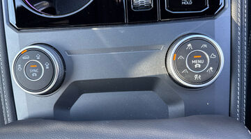 2025 Volkswagen 3.0 TDI V6 Black Edition Tiptronic 4Motion Euro 6 5-door (Red) - Image: 38